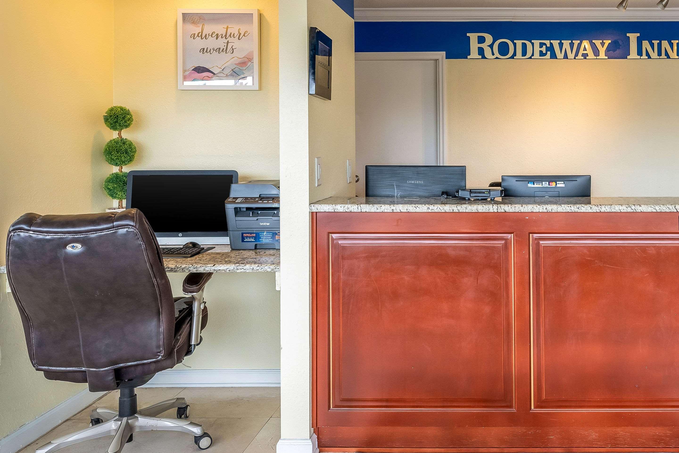 Rodeway Inn Bushnell Eksteriør bilde